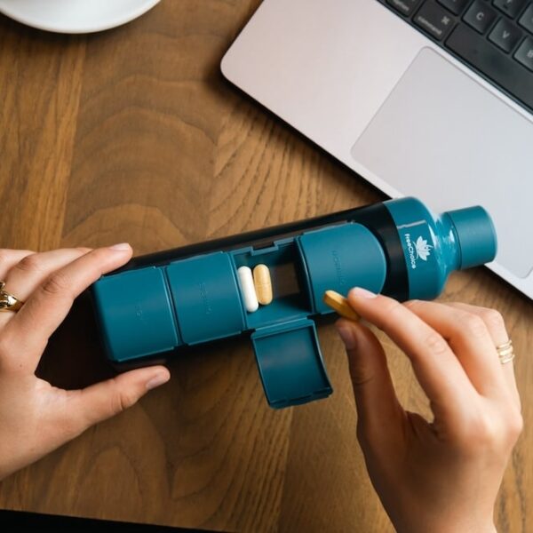 freechoice bottle with vitamine case